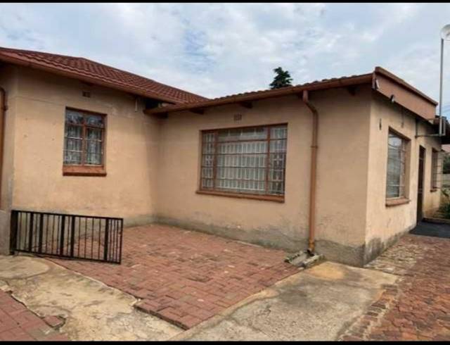 3 BEDROOM HOUSE FOR SALE IN SOUTH HILLS